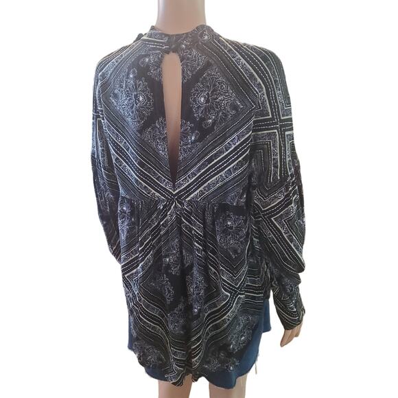 Free People Size S Women's Walking On A Dream Tunic Blouse Black Cutout Boho - Picture 4 of 9
